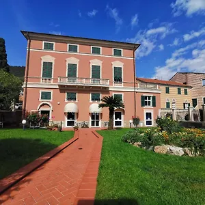 Hotel Madri Pie, Noli